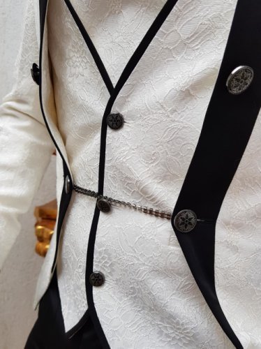 Costum alb de ceremonie, slim fit, sacou, vesta, pantalon negru, cravata - c1460