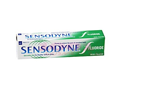 Sensodyne fluoride pasta de dinti