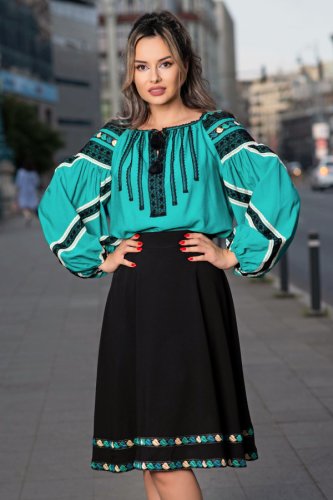Bluza effect tip ie turquoise cu broderie traditionala