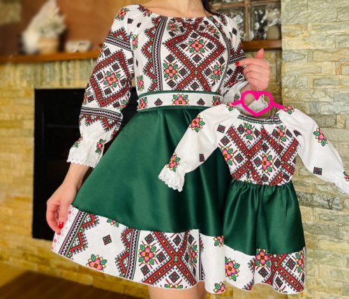 Set rochii stilizate traditional mama si fiica 73