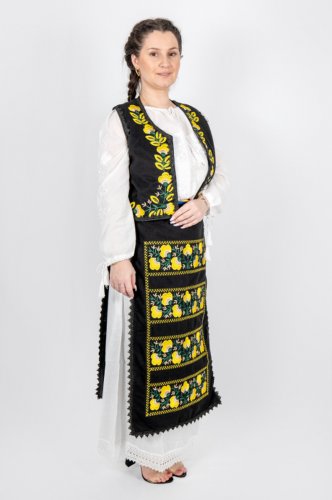 Costum traditional vesta si 2 fote brodate flori