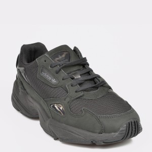 Pantofi sport adidas negri, g26880, din material textil si piele intoarsa