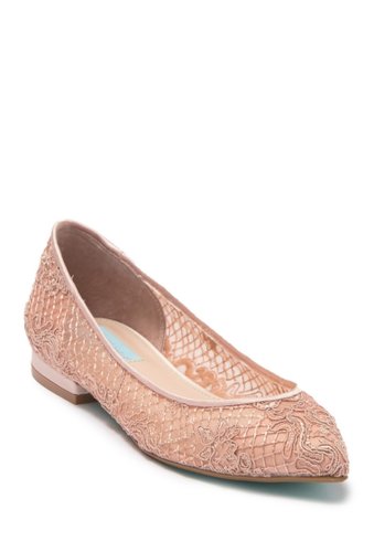 Incaltaminte femei betsey johnson lacey pointed toe flat pale nude