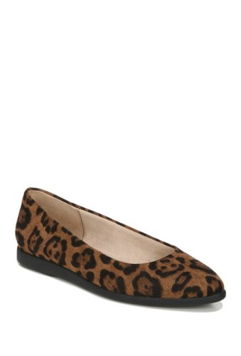 Incaltaminte femei lifestride amelia leopard print pointed toe flat - wide width available brown