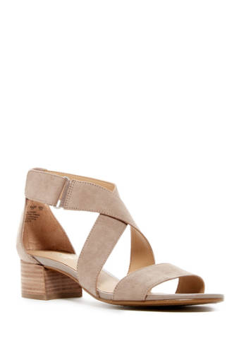Incaltaminte femei naturalizer adele block heel sandal - wide width available doe fabric