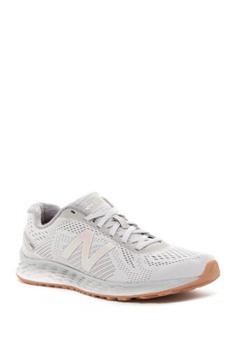 Incaltaminte femei new balance arisv1 running sneaker - wide width available light grey