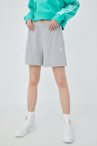 Adidas originals pantaloni scurti adicolor hc0629 femei, culoarea gri, melanj, medium waist
