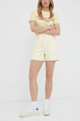 Wrangler pantaloni scurti femei, culoarea galben, modelator, high waist